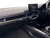 Audi RS4 Image 2