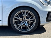 Audi SQ7 Image 6