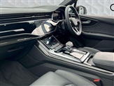 Audi SQ7 Image 2
