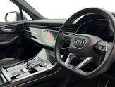 Audi SQ7 Image 6