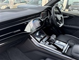 Audi SQ8 Image 2