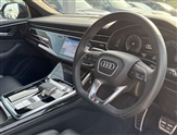 Audi SQ8 Image 6