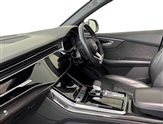 Audi SQ8 Image 2