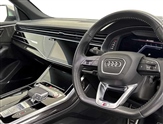 Audi SQ8 Image 6