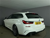 BMW 3 Series Image 6