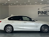 BMW 3 Series Image 6