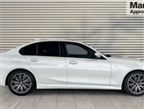 BMW 3 Series Image 2