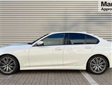 BMW 3 Series Image 6