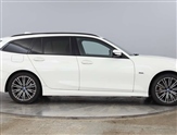 BMW 3 Series Image 3