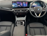 BMW 3 Series Image 4