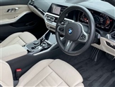 BMW 3 Series Image 6