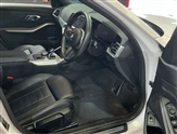 BMW 3 Series Image 6