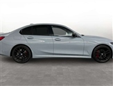BMW 3 Series Image 3