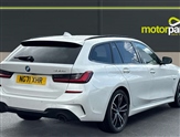 BMW 3 Series Image 3