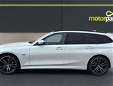 BMW 3 Series Image 6