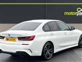 BMW 3 Series Image 3