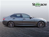 BMW 3 Series Image 2