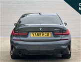 BMW 3 Series Image 4