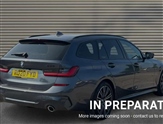 BMW 3 Series Image 4