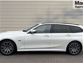 BMW 3 Series Image 3
