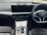 BMW 3 Series Image 4