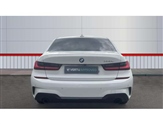 BMW 3 Series Image 6