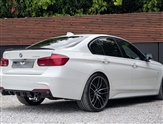 BMW 3 Series Image 6