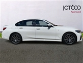 BMW 3 Series Image 4
