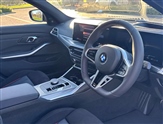 BMW 3 Series Image 6