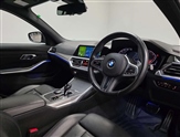 BMW 3 Series Image 4