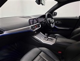 BMW 3 Series Image 6