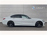 BMW 3 Series Image 3