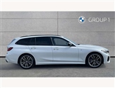 BMW 3 Series Image 3