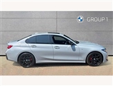 BMW 3 Series Image 3