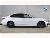 BMW 3 Series Image 3