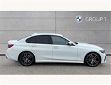 BMW 3 Series Image 3