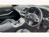 BMW 3 Series Image 6