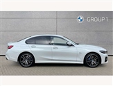 BMW 3 Series Image 3