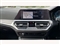 BMW 3 Series Image 8