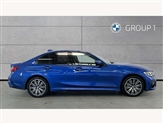 BMW 3 Series Image 3