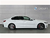 BMW 3 Series Image 3