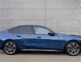 BMW 5 Series Image 3