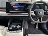 BMW 5 Series Image 4