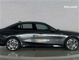 BMW 5 Series Image 3