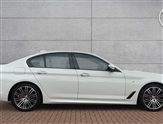 BMW 5 Series Image 3