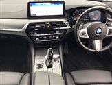 BMW 5 Series Image 4