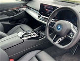 BMW 5 Series Image 6
