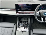 BMW 5 Series Image 4
