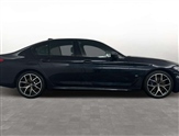 BMW 5 Series Image 3
