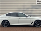 BMW 5 Series Image 2